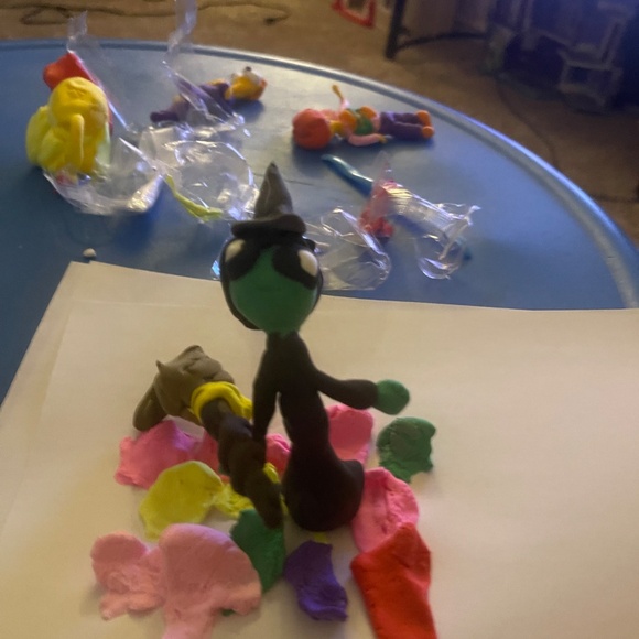 Sculptures - Picture 6 of 10